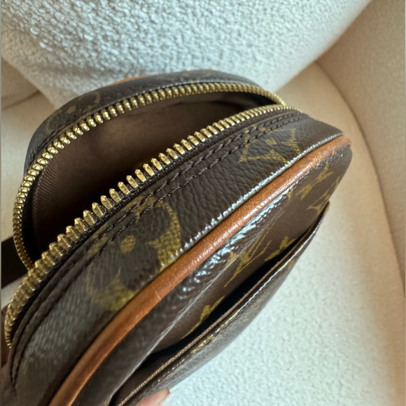 SOLD✨✨Louis Vuitton Gange Monogram Crossbody - Picture 3 of 9